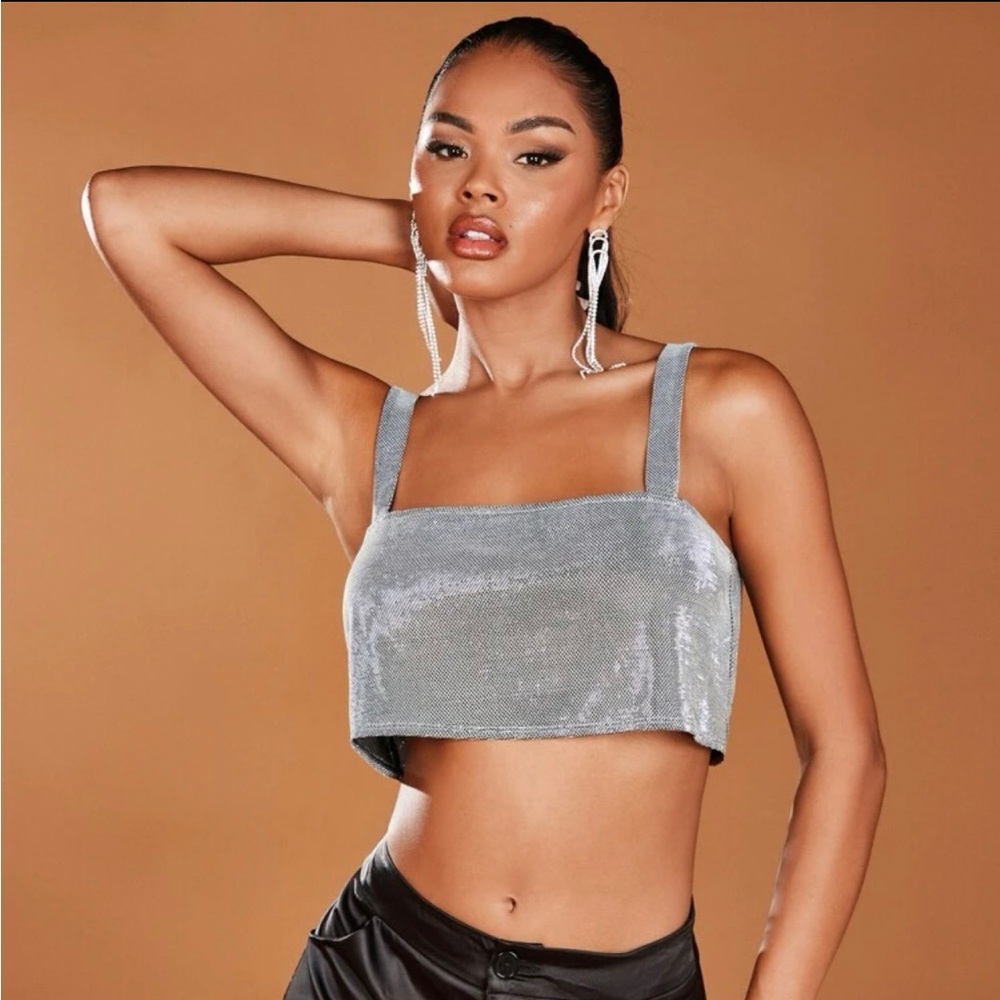 Solid Crop Metallic Chain Detail Backless Top